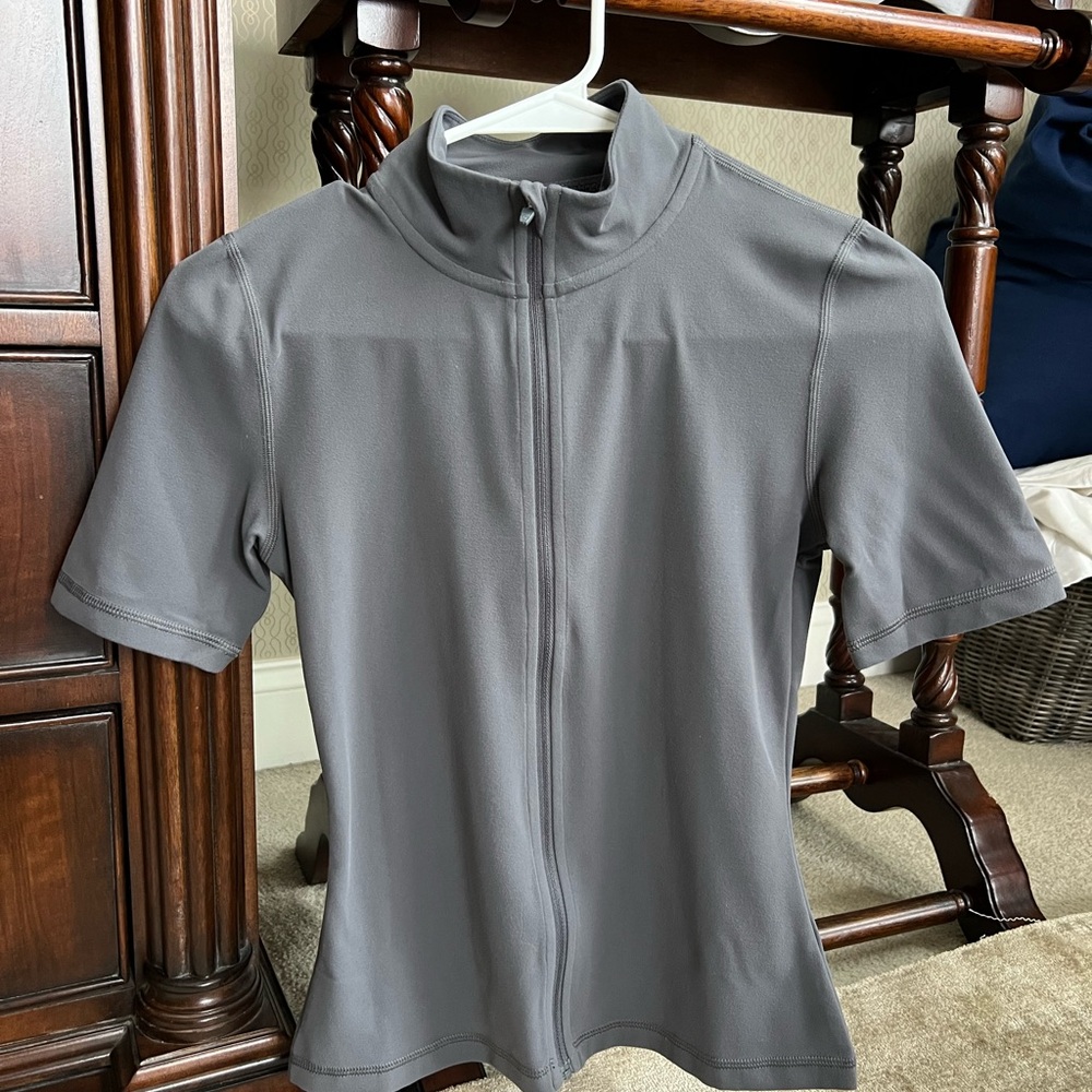 Aritzia TNaction zip up athletic top